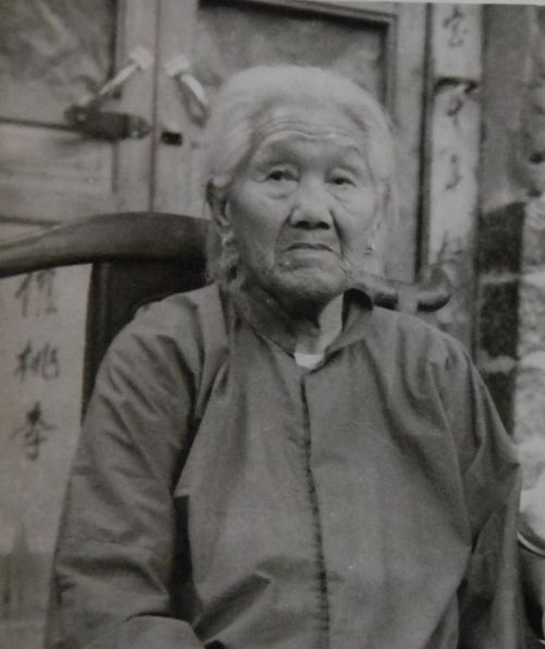 翼牛网 母亲节｜她们的名字，叫作母亲